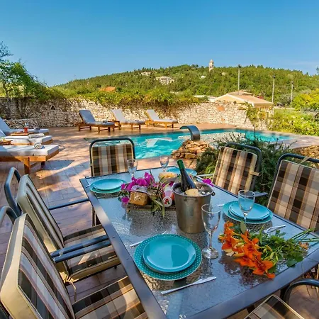 Vasia's Artistsvillas